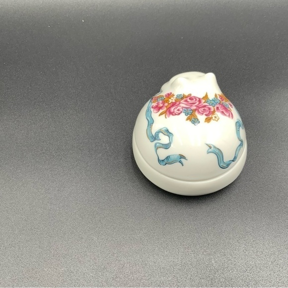 Vtg Round Porcelain Cat  Lidded Trinket Box  Made In Japan For Elizabeth Arden - Picture 4 of 9